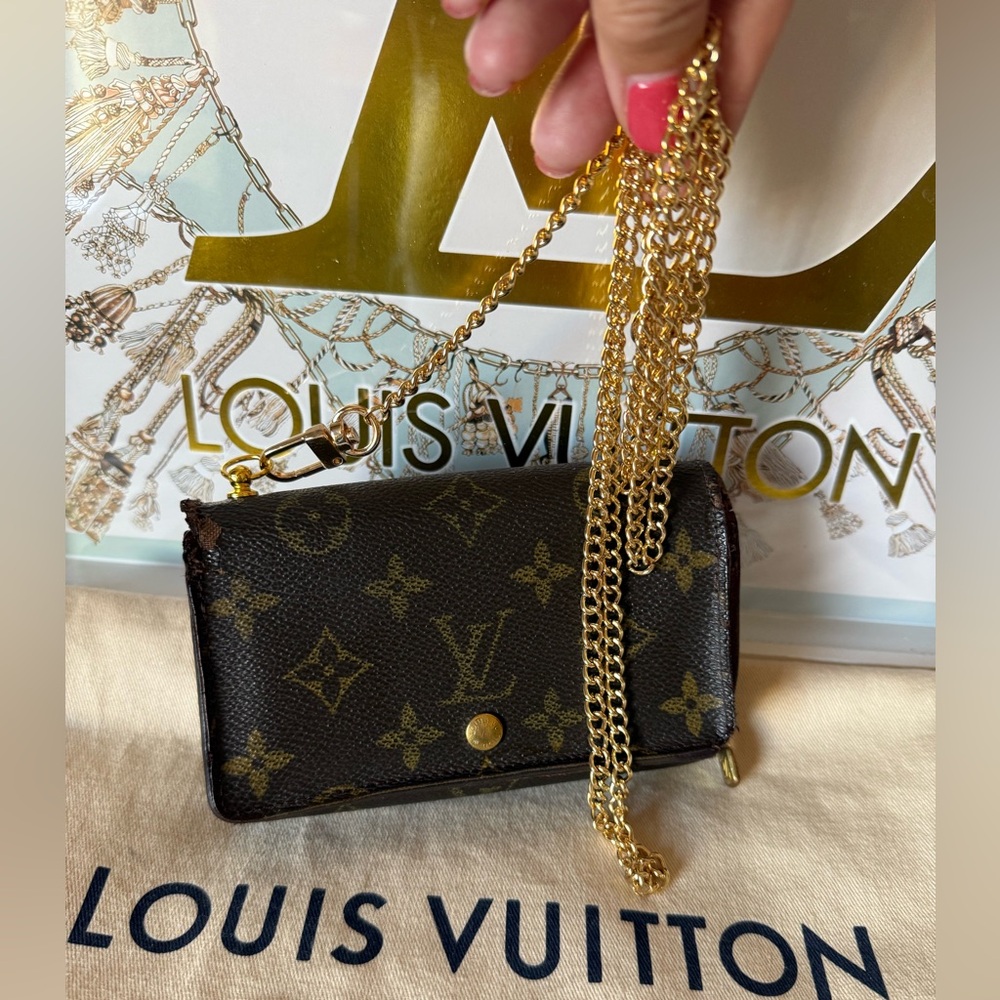Louis Vuitton Vintage Brown Monogram Wallet in Chain - Picture 5 of 14